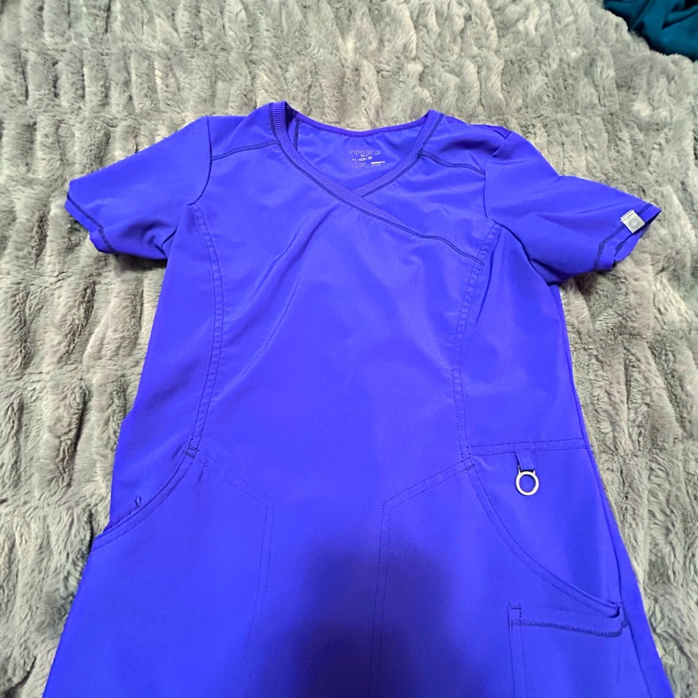 XS WOMENS CHEROKEE INFINITY SCRUB TOP PURPLE